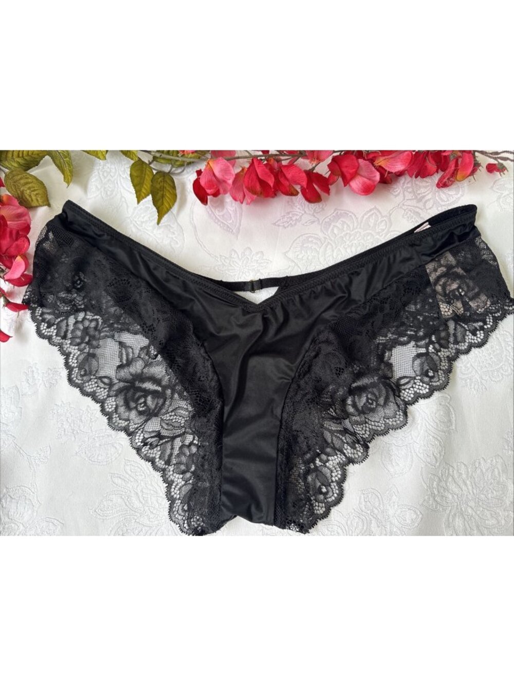 VICTORIA'S SECRET M BLACK SILKY LACE CUT OUT CHARM STRAP BACK CHEEKY PANTIES NWT